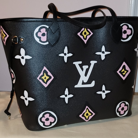 Louis Vuitton WILD AT HEART NEVERFULL BLACK GIANT MONOGRAM BAG - Picture 4 of 17